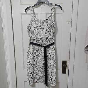 Alyn Paige Floral Black and White Dress 13/14 Belt & Zipper Back